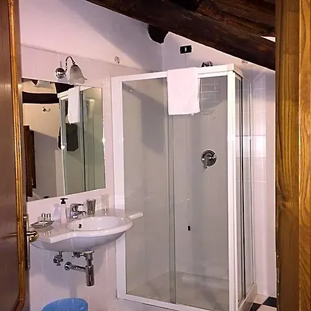 Locanda Petrella Bed & Breakfast Cortona