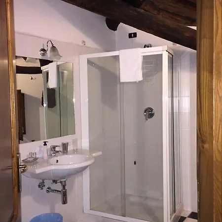 Oda ve Kahvaltı Petrella 3*